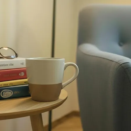 Stylish Persian Blue With Private Bath And Wifi アパート トリエステ